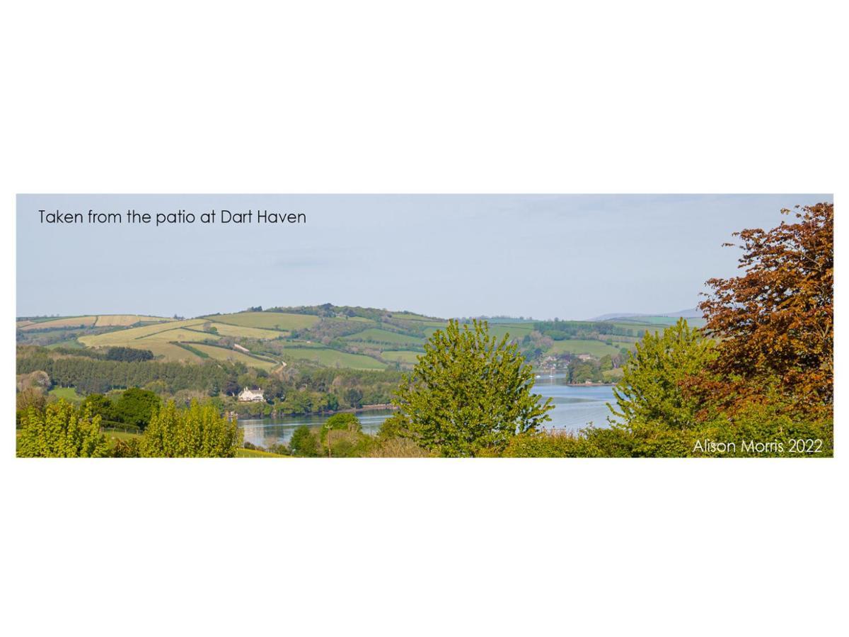 Dart Haven - Cheerful Holiday Bungalow In Galmpton Exterior photo